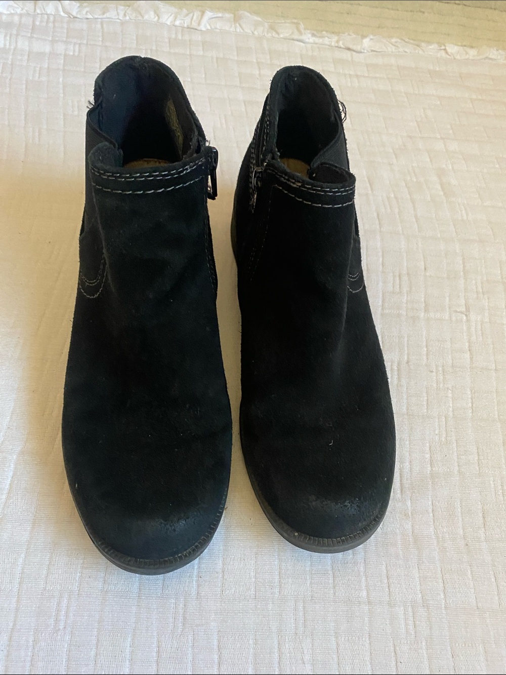 EARTH ORIGINS Black Suede Women’s Ankle Booties with Side Zip